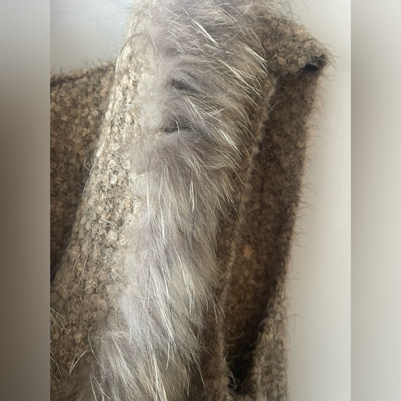 NWT RUDSAK Taupe Knit Hooded Vest with Racoon Fur Trim - Picture 3 of 4